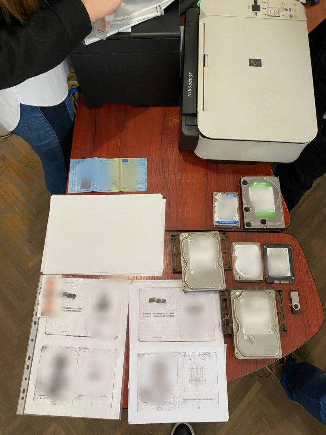 Провели 16 обшуків, вилучили великі суми грошей: на Волині викрили масштабну злочинну схему