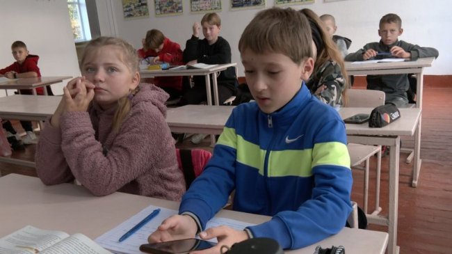 Чи вистачає підручників для учнів п’ятих та шостих класів: приклад однієї школи на Волині