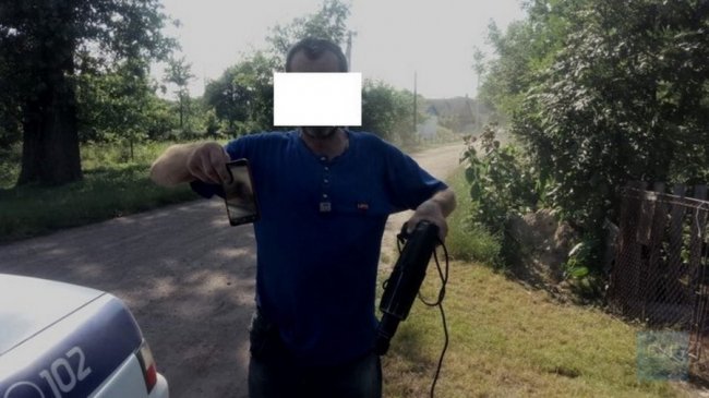 Взяв продукти та телефон: на Волині спіймали чоловіка, який обікрав будинок