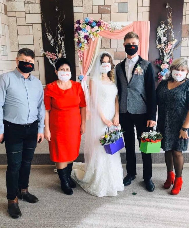 У Нововолинську за час карантину одружилося 9 закоханих пар. ФОТО