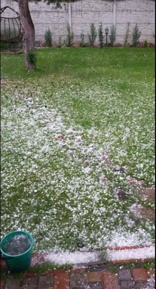 Київщину накрило гігантським градом