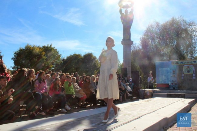 На Волині відбувся показ весільних суконь різних епох. ФОТО