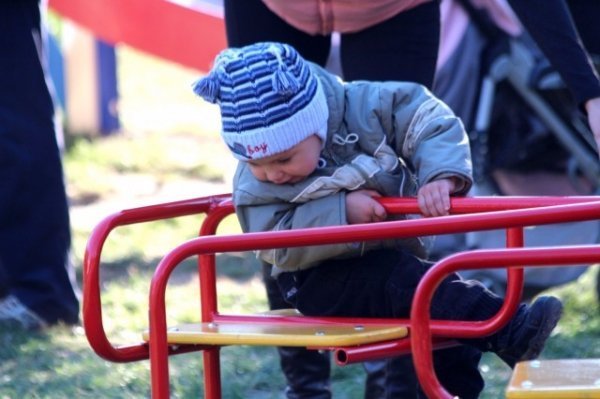 У Луцьку з'явилися нові дитячі майданчики. ФОТО. ВІДЕО