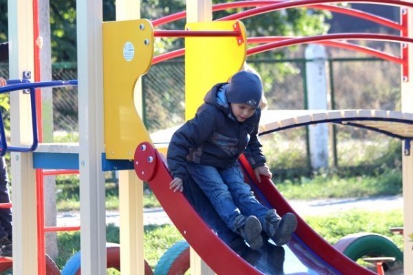У Луцьку з'явилися нові дитячі майданчики. ФОТО. ВІДЕО