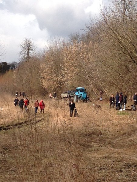 Лучани вийшли на толоку, аби прибрати територію біля Сапалаївки. ФОТО