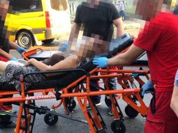 У Луцьку неповнолітній велосипедист збив пішохідку: обох госпіталізували 