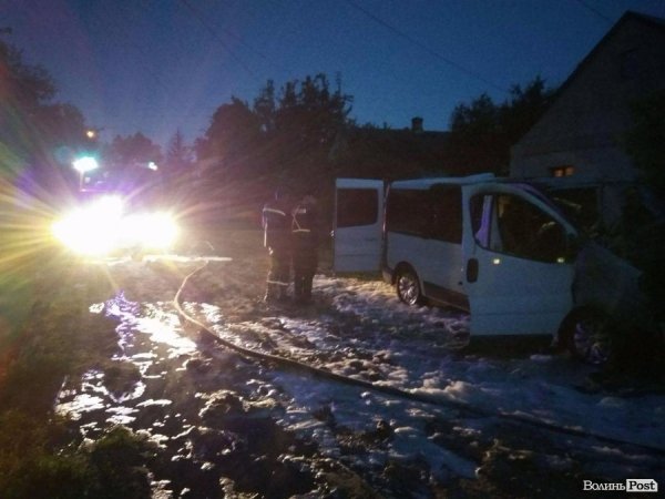 В Луцьку вночі підпалили автомобіль. ФОТО