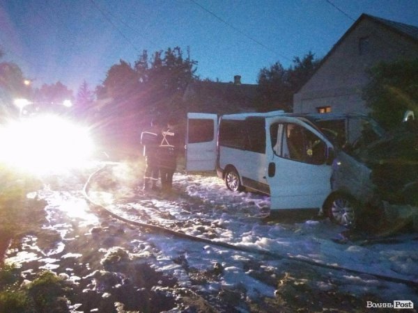 В Луцьку вночі підпалили автомобіль. ФОТО
