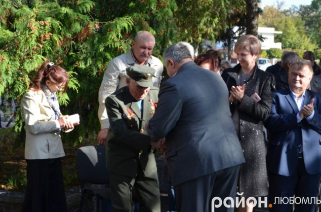 З піснями і подяками: як у Любомлі вшановували захисників України