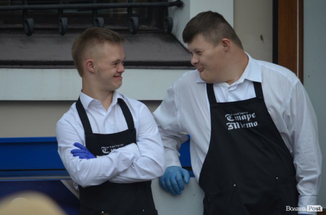 У «сонячній» кав’ярні в Луцьку започаткували власне свято, аби врятувати заклад від закриття. ФОТО