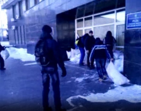 Сумська ОДА в облозі. ФОТО