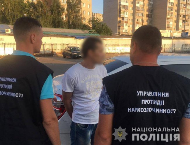 У Луцьку на автостанції в чоловіка вилучили наркотики. ФОТО