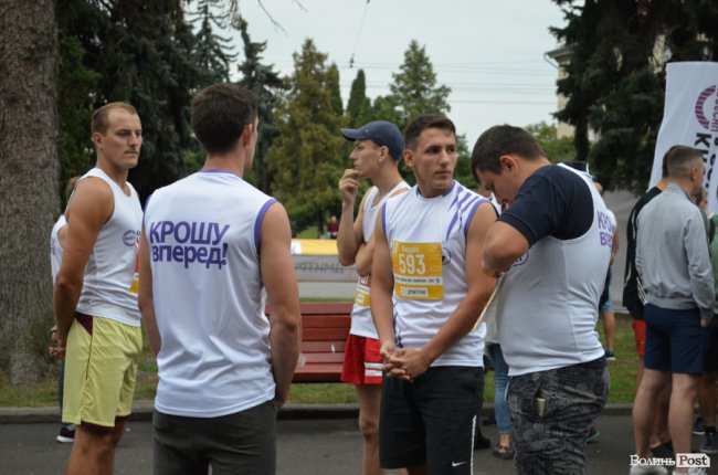 Море позитиву, блискучі результати та командна підтримка: «КроШу» взяв участь у «Luchesk Half Marathon». ФОТО*