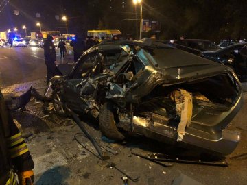У Дніпрі – масова аварія: постраждало троє людей. ФОТО