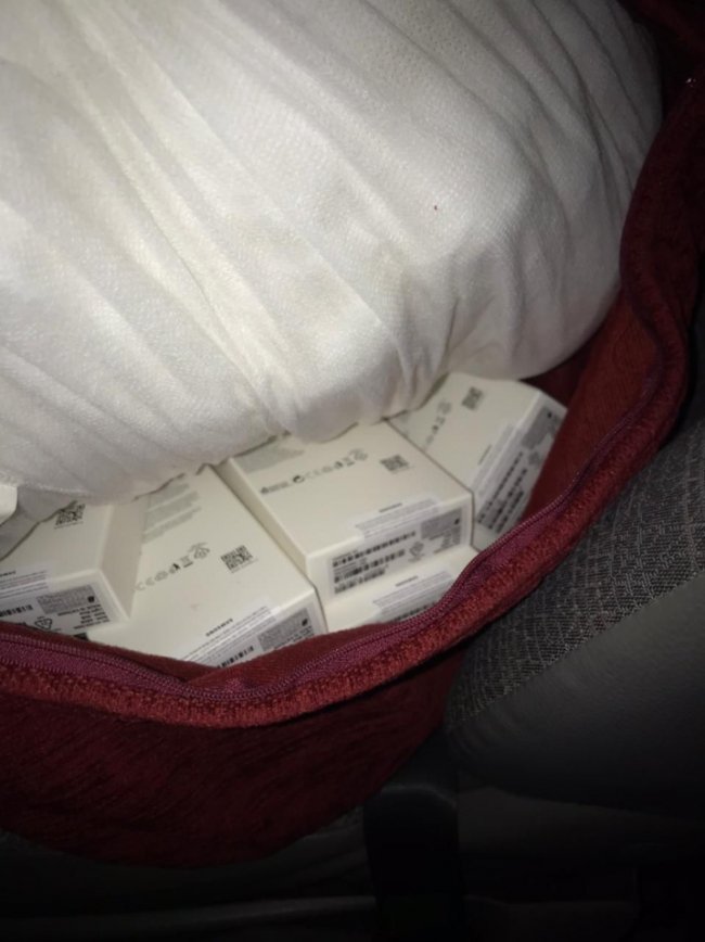 Через «Устилуг» 30-річний волинянин хотів провезти партію мобільних телефонів на більш ніж 350 тисяч