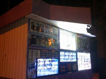 Два луцьких магазини зловили на продажі «забороненого» алкоголю