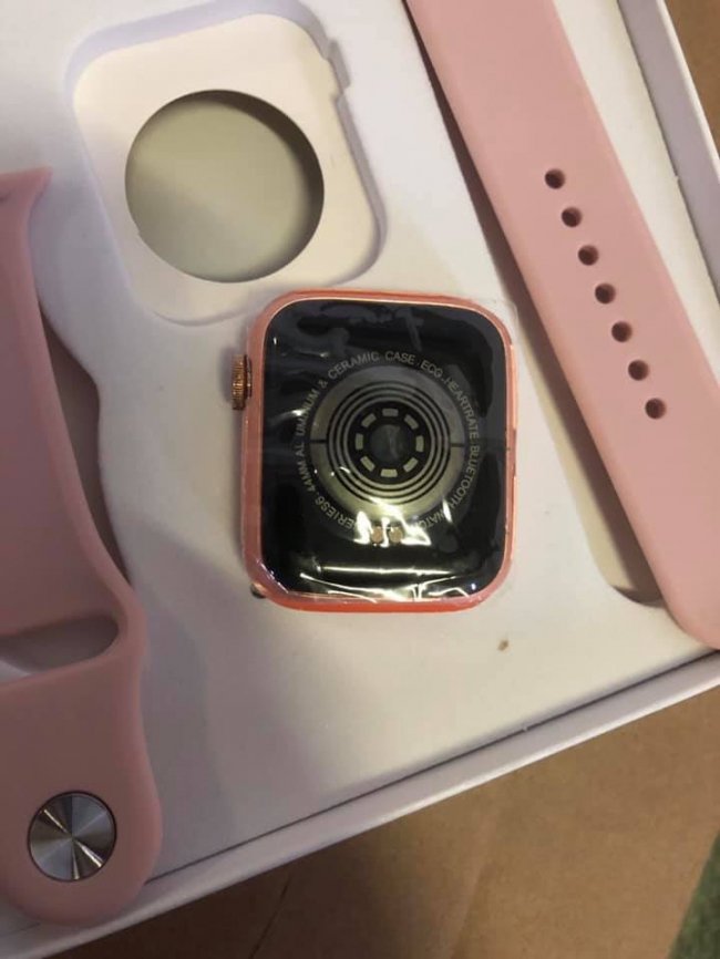 Смартгодинники та бездротові навушники: на «Ягодині» виявили контрабанду