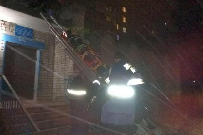 Курйоз під час пограбування у Дніпрі:  злодій випав з вікна  5-го поверху