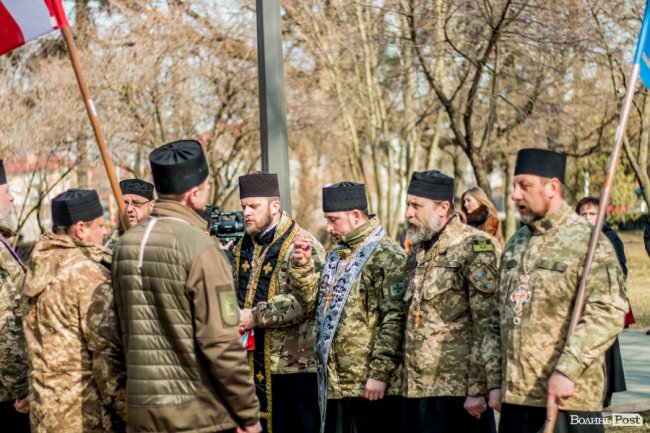 У Луцьку ходою і молитвами вшанували мужність та героїзм добровольців. ФОТО