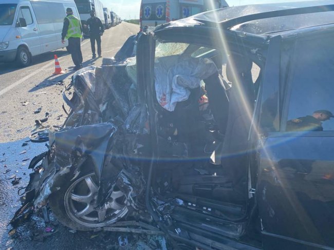 Стали відомі подробиці жахливої ДТП на Рівненщині, в якій загинула вся сім 'я.ФОТО