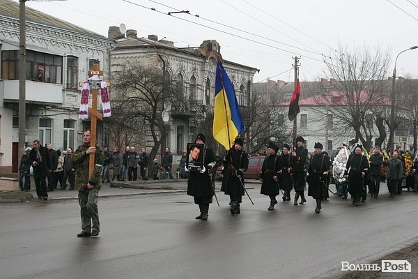 У Луцьку прощалися з загиблим волинянином. ФОТО