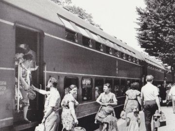 У 60-х роках на Волині курсував потяг з 2-поверховими вагонами. ФОТО. ВІДЕО