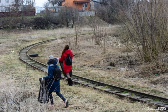 У джинсах та рукавичках: як Савченко зі студентами збирав сміття. ФОТО