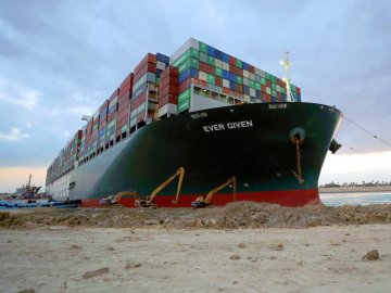 Павло Лісіцин: затор в Суецькому каналі - новий "Чорний лебідь" контейнерної логістики*