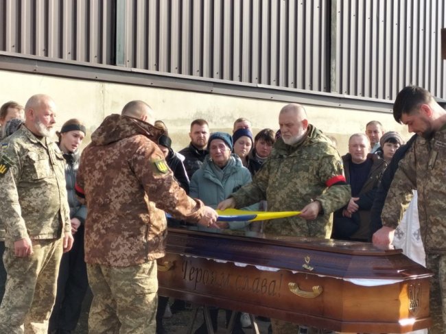 Волиняни провели в останню путь Героя Олександра Ханова