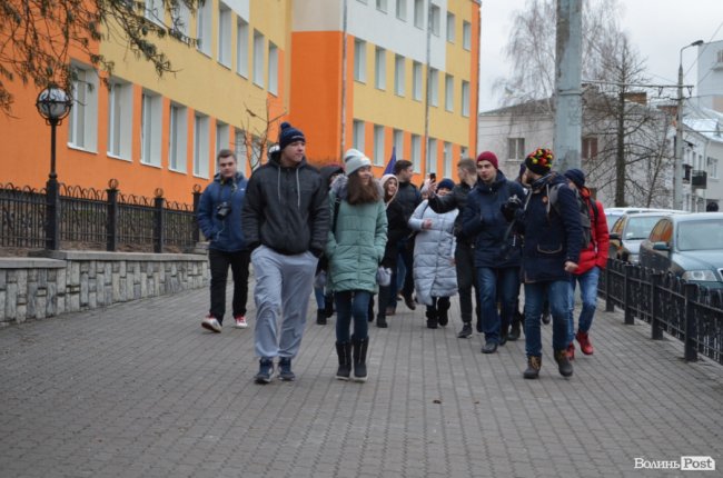 «Пільгак за студак»: луцькі студенти вимагали пільгового проїзду у маршрутках. ФОТО