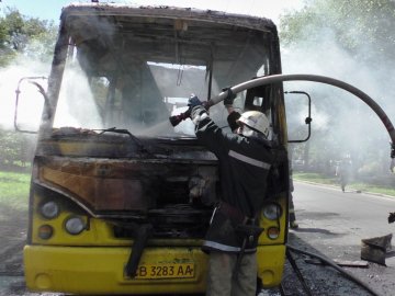У Чернігові горіла маршрутка з пасажирами