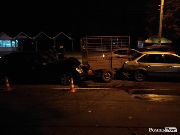 Масштабна ДТП у Луцьку: зіткнулося п'ять машин. ДОПОВНЕНО. ФОТО