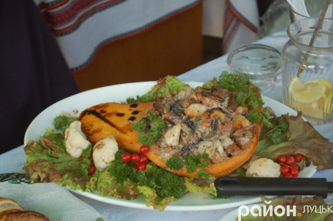 «Бурштинова осінь»: страви, мода і музика