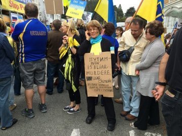 Марші миру  на підтримку України пройшли у 18 країнах. ФОТО