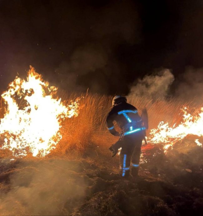 На Волині через підпал сухої трави загорілися два дачні будинки та три хати-пустки