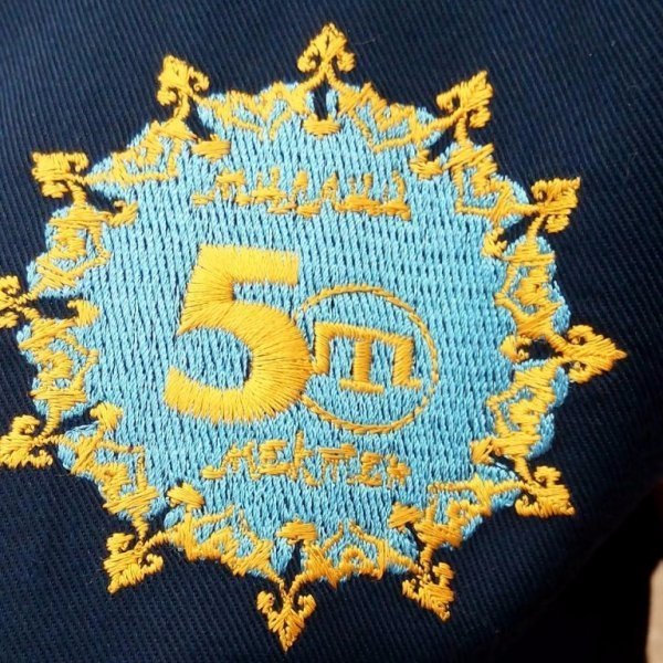 В окупованому Криму патріоти влаштували синьо-жовтий останній дзвоник. ФОТО