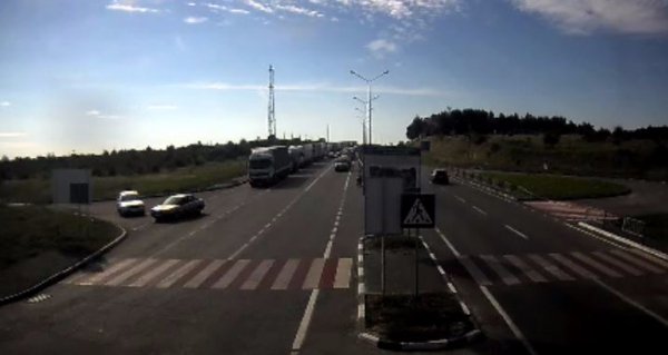 На волинських кордонах другий день зберігаються черги. ФОТО. ВІДЕО