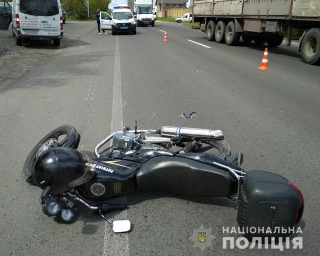 У Липинах зіткнулися Mercedes та мотоцикл