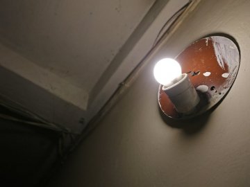 Дві вулиці у Луцьку лишилися без світла через ремонтні роботи