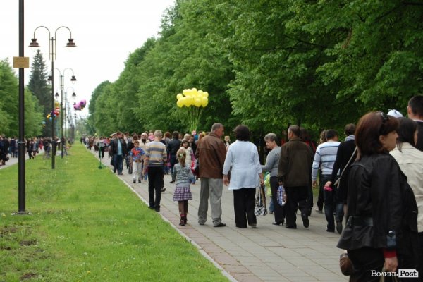 Як у Луцьку їли кашу і співали фронтових пісень