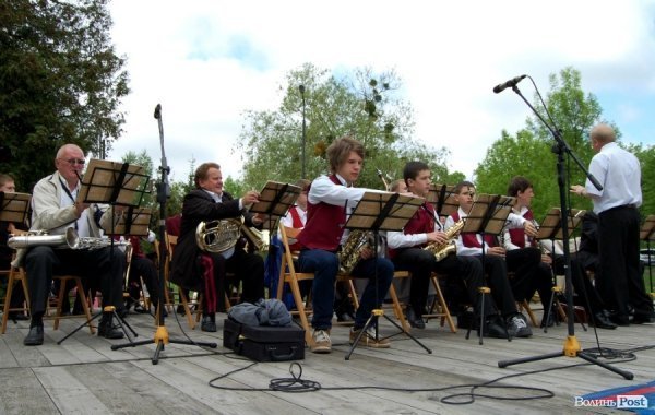 Як у Луцьку їли кашу і співали фронтових пісень