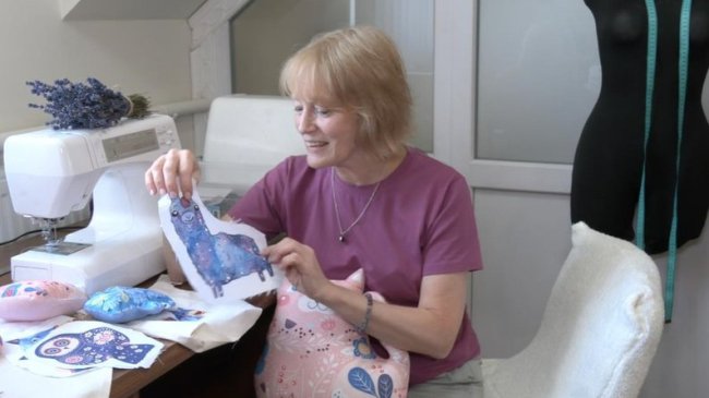 У Луцьку подружжя переселенців створює іграшки з лавандою