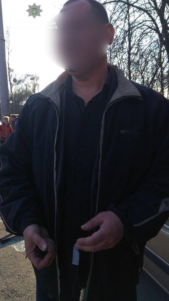 У Луцьку п'яний професор СНУ протаранив паркан і виїхав на тротуар: подробиці аварії