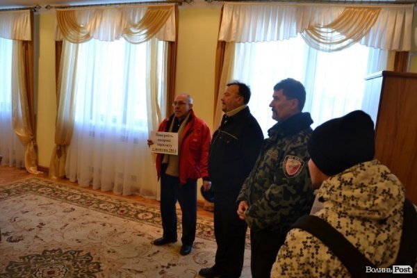У Волинській облраді страйкують охоронці: зарплати не бачили із жовтня. ФОТО
