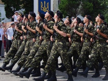 Порошенко визначив, кого з українських студентів мобілізують в Збройні сили