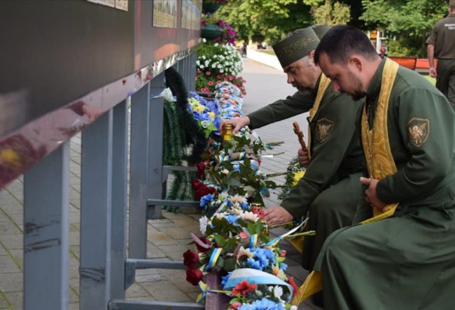 Нацгвардійці нагородили волинського капелана. ФОТО