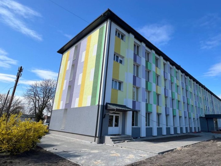 У місті на Волині встановлять сонячні електростанції у 2 ліцеях, дитсадку і пологовому