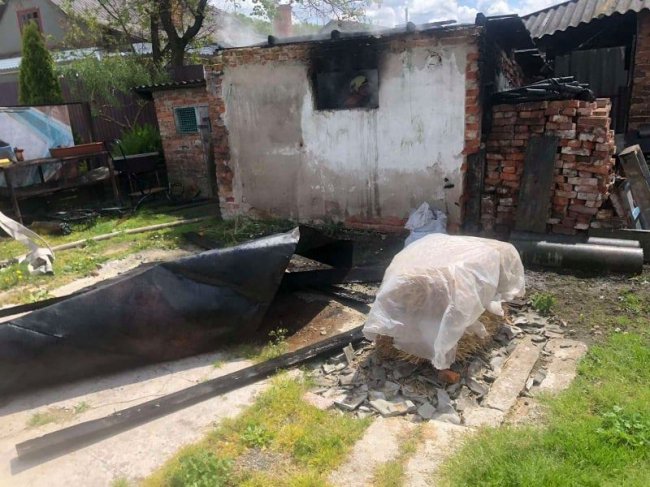 У селі на Волині через дитячі пустощі з вогнем горіла будівля. ФОТО