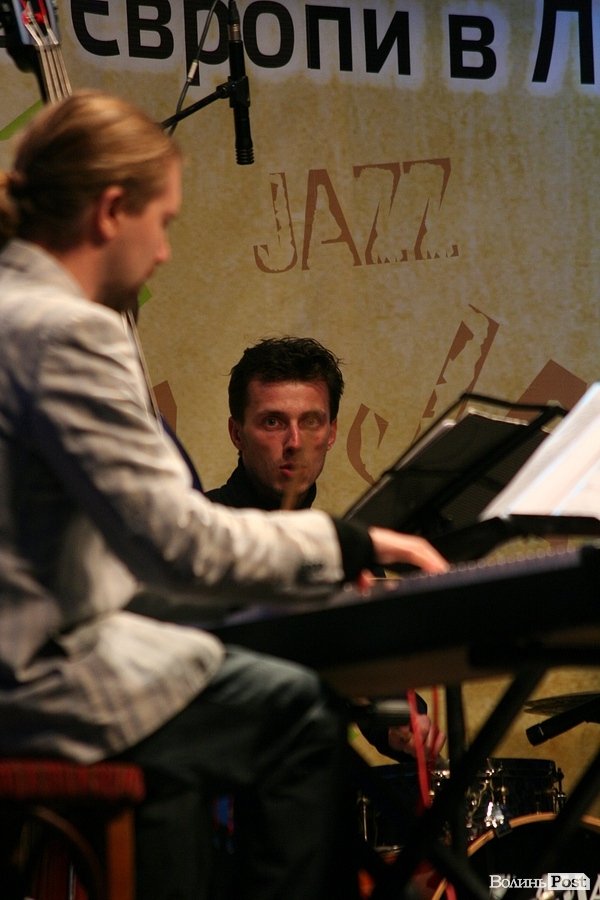 У Луцьку дощ відлякав відвідувачів джаз-фесту. ФОТО