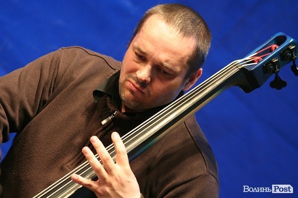 У Луцьку дощ відлякав відвідувачів джаз-фесту. ФОТО